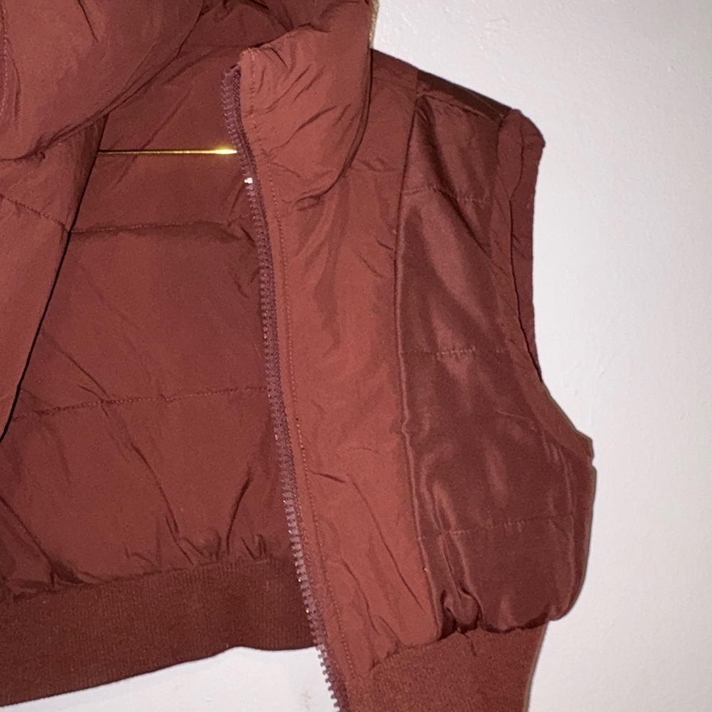Zara Chocolate Brown Cropped Puffer Vest | Minimalist Fall Essential Trend - Picture 5 of 6